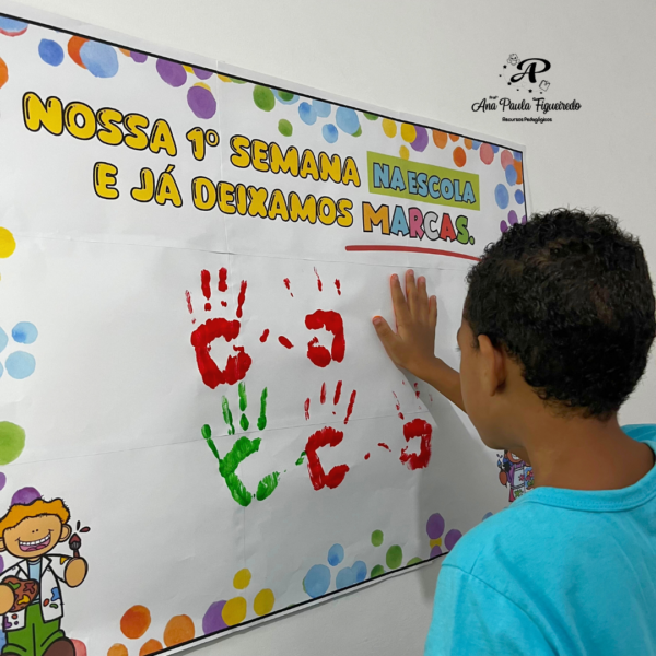 Cartaz volta às aulas
